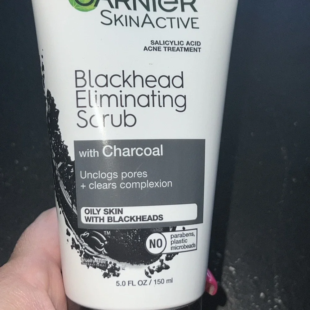 Lot Of 2 Garnier SkinActive Blackhead Eliminating Scrub With Charcoal 5oz Each